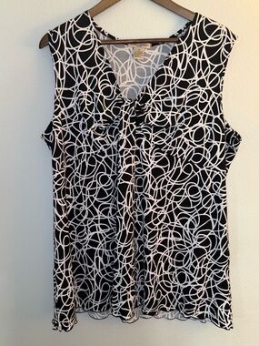 Susan Lawrence Black & White Sleeveless V-Neck Patterned Blouse